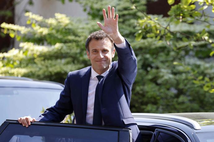 Emmanuel Macron tra acudir a votar estas elecciones.