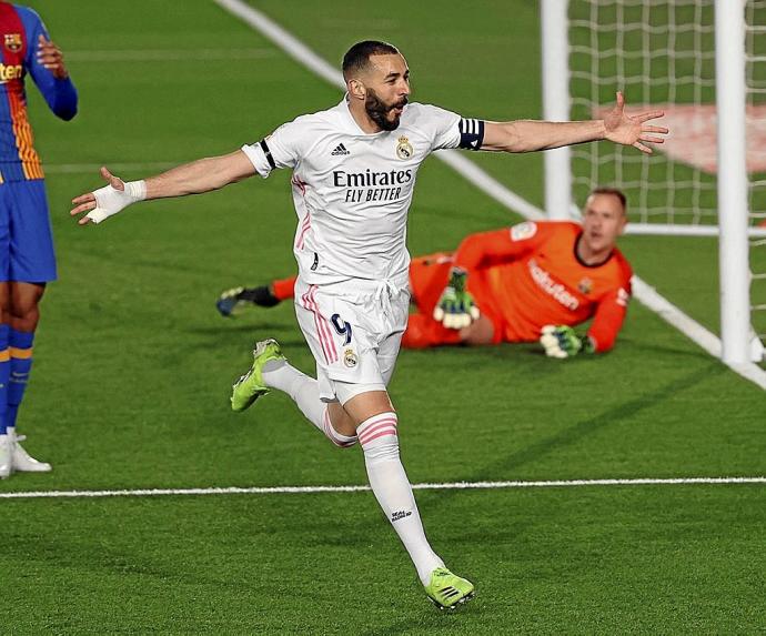 Benzema celebra el primer gol del partido. Foto: Efe