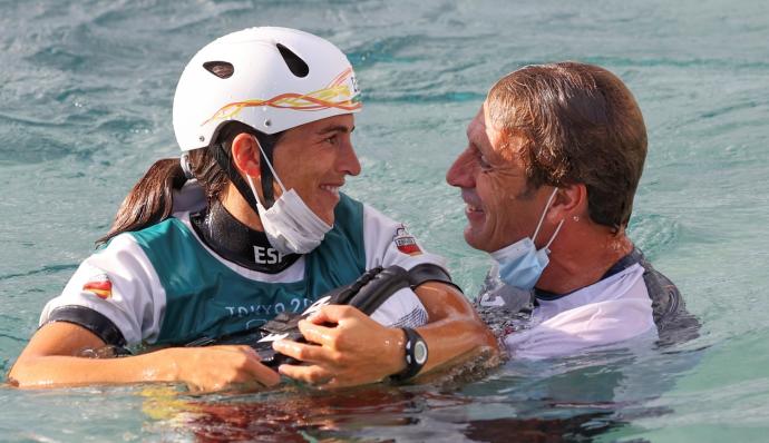 Maialen Chourraut, junto a su marido y entrenador Xabi Etxaniz.