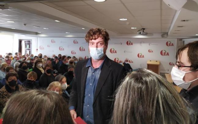 Maiorga Ramírez, en la asamblea paralela de los críticos de EA Maiorga Ramírez, en la asamblea paralela de los críticos de EA