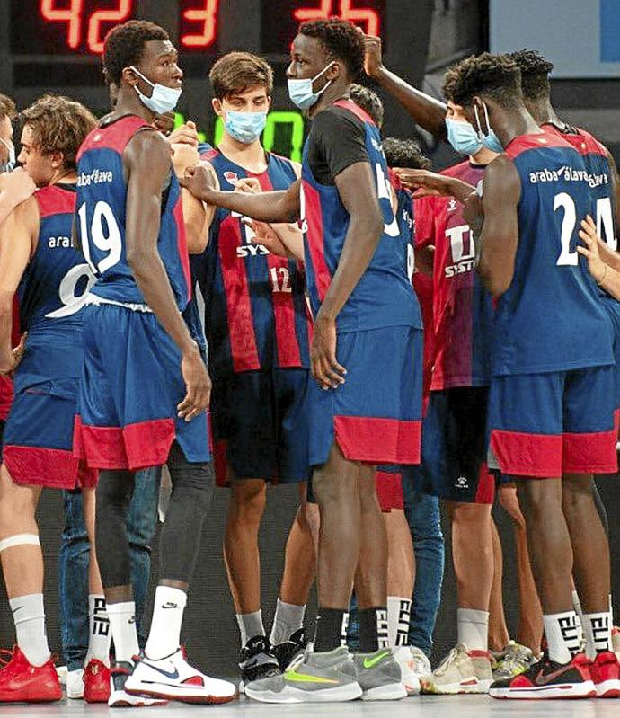 El equipo júnior del Baskonia, tras la derrota de ayer. Foto: Baskonia