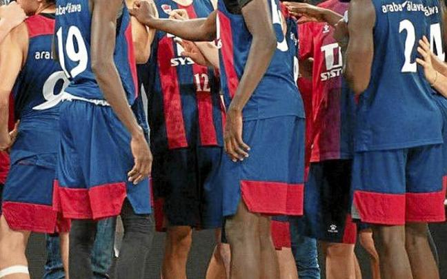 El equipo júnior del Baskonia, tras la derrota de ayer. Foto: Baskonia