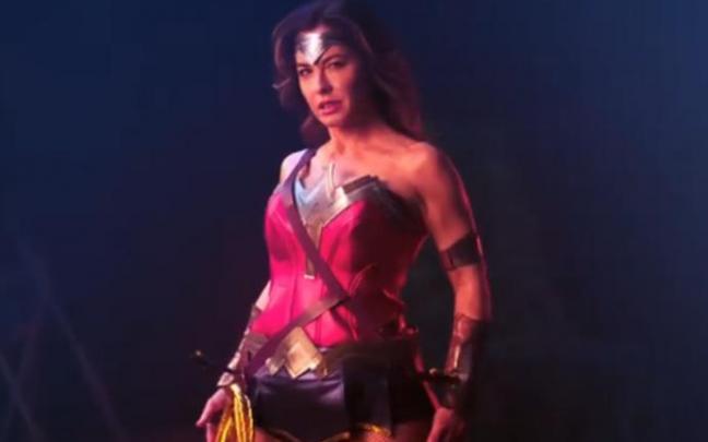 Mamen Mendizábal, en la promo como Wonder Woman. Mamen Mendizábal, en la promo como Wonder Woman.