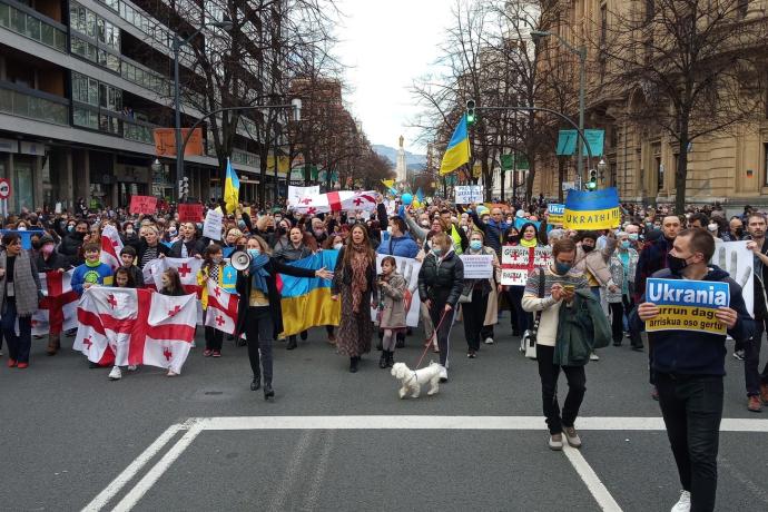 Manifestación en Bilbao en contra de la invasión rusa a Ucrania