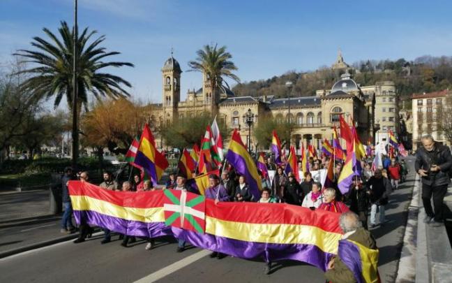 Una manifestación reclama el fin de la monarquía y una república federal en 2019 Una manifestación reclama el fin de la monarquía y una república federal en 2019