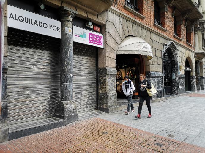 Los manolitos del pastelero Manolo Bake recalan en Bilbao en una tienda en Gran Vía