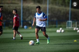 Manu García e Iván Martín, ambos con el balón estos en días en Ibaia, han sido los últimos fichajes en llegar a Vitoria. Foto: Deportivo Alavés