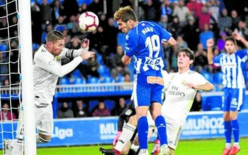 6 de octubre de 2018. Deportivo Alavés-Real Madrid (1-0). 'Manu' García en el momento de conseguir el único gol del encuentro. Foto: Archivo Diario de Noticias de Álava