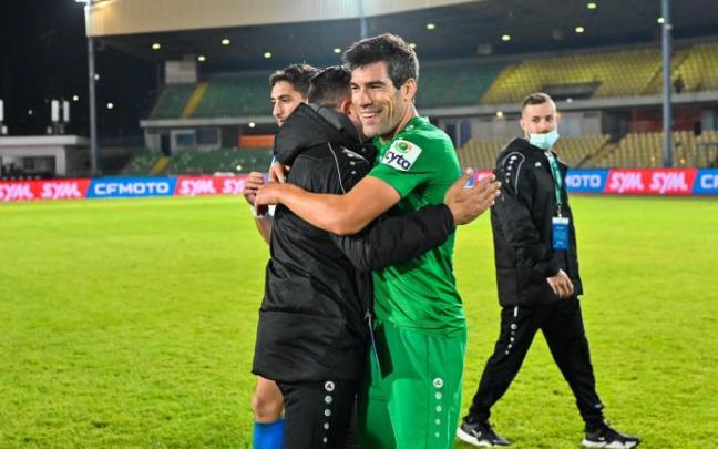 Manu García, sonriente tras una victoria en la liga chipriota
