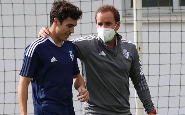 Manu Sánchez, con Jagoba Arrasate en Tajonar.