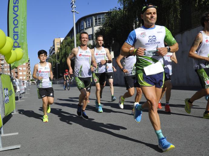 El atleta Eduardo Zapata corre desde este viernes tres maratones solidarios consecutivos.