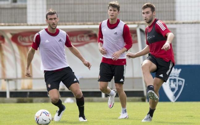 Marc Cardona, junto a Moncayola y Oier, en un entrenamiento. Marc Cardona, junto a Moncayola y Oier, en un entrenamiento.