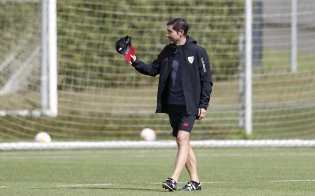 Marcelino, en un momento del entrenamiento del jueves en Lezama Marcelino, en un momento del entrenamiento del jueves en Lezama