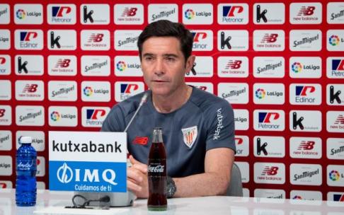 Marcelino durante la rueda de prensa.