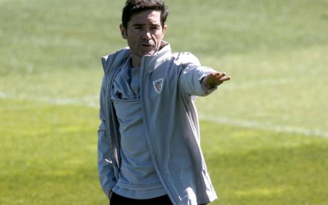 Marcelino García Toral dirige un entrenamiento Marcelino García Toral dirige un entrenamiento