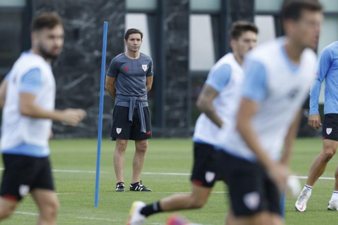 Marcelino durante un entrenamiento del Athletic.