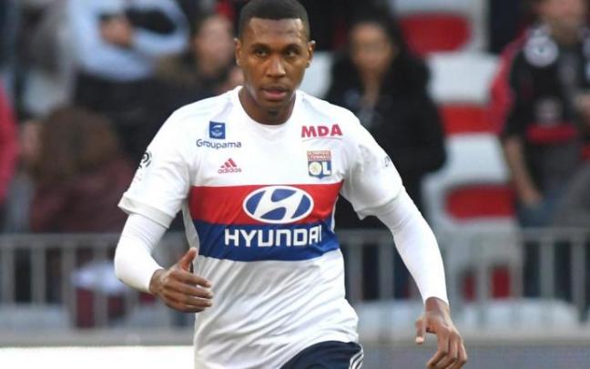 Marcelo Guedes, con la camiseta del Olympique Lyonnais. Marcelo Guedes, con la camiseta del Olympique Lyonnais.