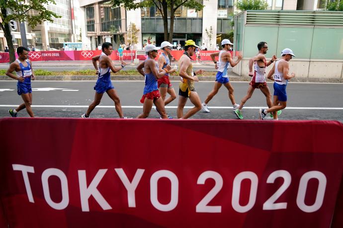 Un momento de la prueba de 50 kilómetros marcha de los Juegos Olímpicos de Tokyo 2020.