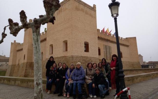 Las integrantes de la nueva junta de la Asociación de Mujeres Marecilla, de Marcilla, posan junto al Castillo. Las integrantes de la nueva junta de la Asociación de Mujeres Marecilla, de Marcilla, posan junto al Castillo.