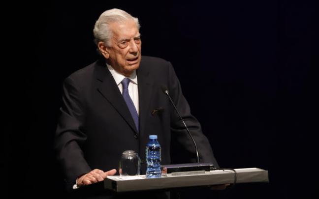 El Premio Nobel de Literatura, Mario Vargas Llosa. El Premio Nobel de Literatura, Mario Vargas Llosa.