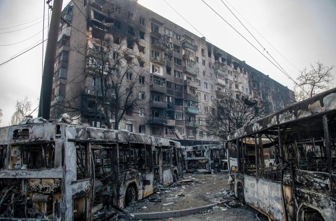 El 90 % del parqué de viviendas de Mariúpol ha resultado afectado por los bombardeos