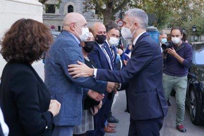 El ministro de Interior, Fernando Grande Marlaska, a su llegada al Memorial de Víctimas de Gasteiz