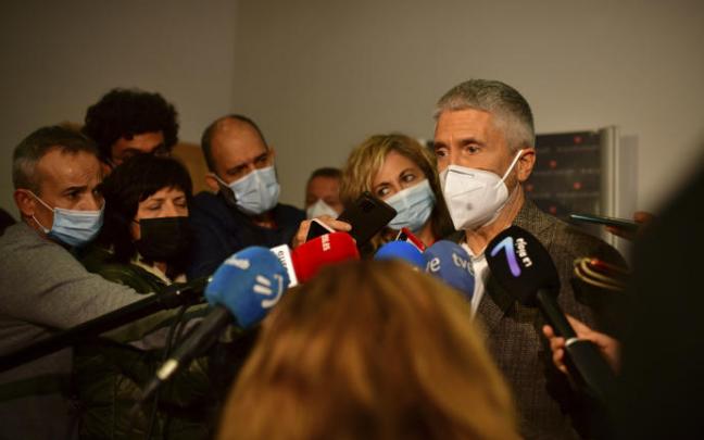 El ministro de Interior, Fernando Grande Marlaska, realizando declaraciones a la prensa El ministro de Interior, Fernando Grande Marlaska, realizando declaraciones a la prensa