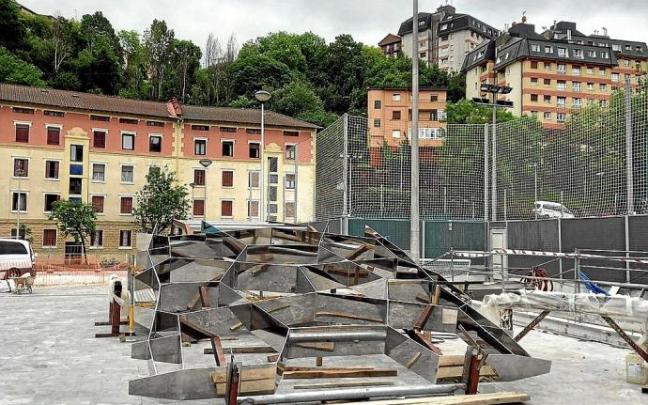Donostia: La marquesina de Benta Berri, a la espera