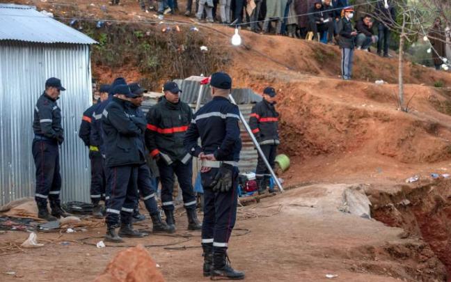 "Rayan no ha comido, pero hay esperanza de que siga vivo", aseguran los especialistas que trabajan en el rescate.