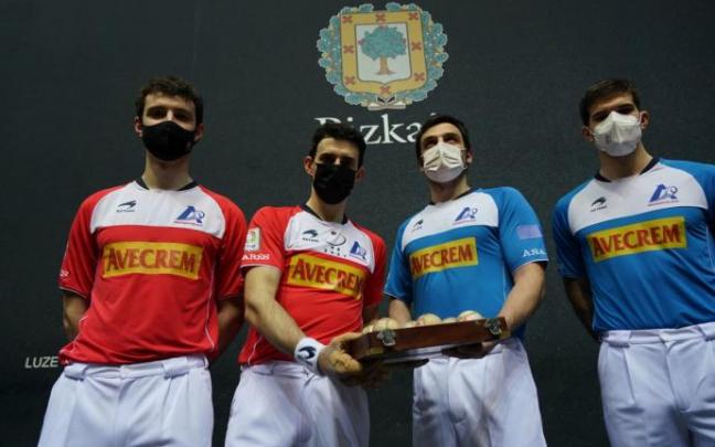 Martija, Altuna III, Elezkano II y Zabaleta, en la elección de material del frontón Bizkaia de Bilbao.