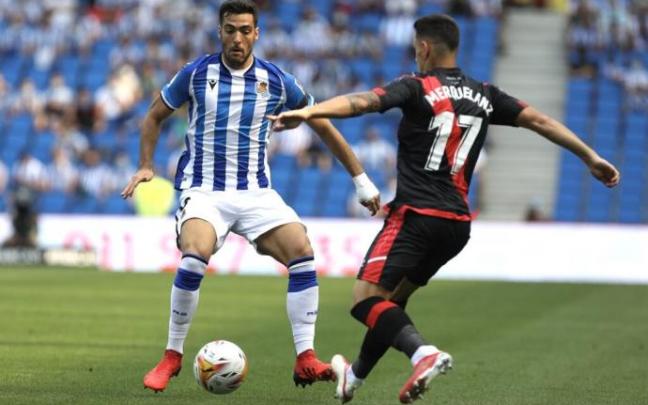Martín Merquelanz, durante el partido de la segunda jornada en Anoeta, con la camiseta del Rayo.