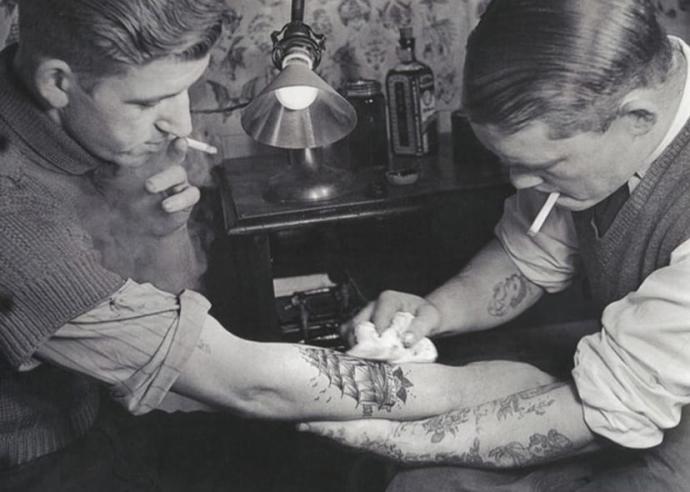 Proceso de tatuación antiguo