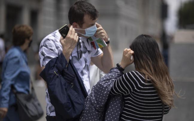 Jonan Fernández cree que deberemos seguir usando la mascarilla en la calle "en muchas ocasiones".