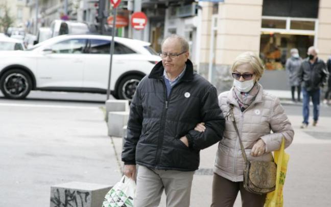 Euskadi quiere que la mascarilla sea obligatoria en exteriores. Euskadi quiere que la mascarilla sea obligatoria en exteriores.