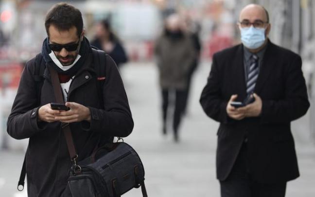 El fin de la mascarilla en exteriores será una realidad este jueves.