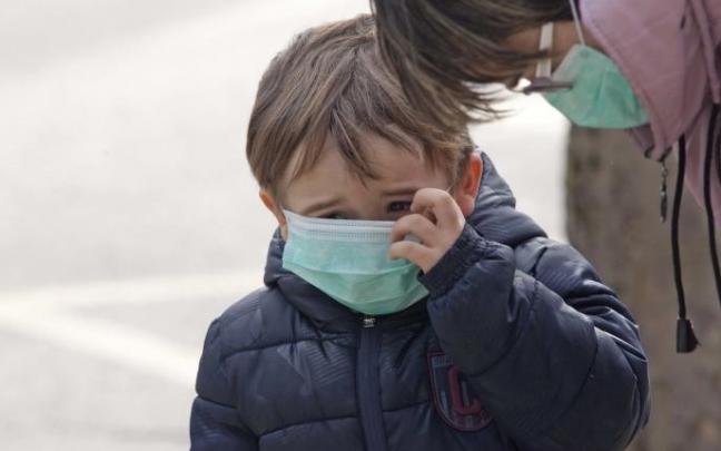 La plataforma de familias lamenta que se mantenga la mascarilla en los patios para menores de 12 años.