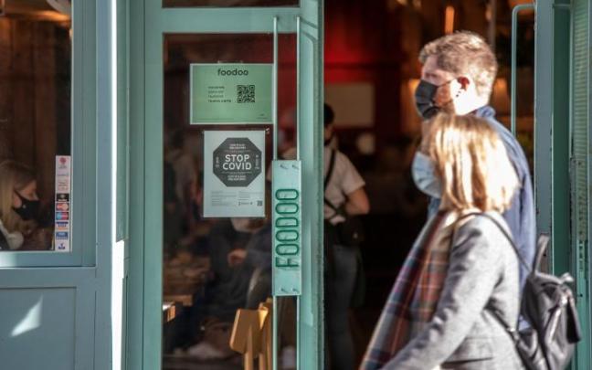 "Sea cual sea la variante, sabemos cuáles son las medidas que nos protegen", ha afirmado la ministra de Sanidad.