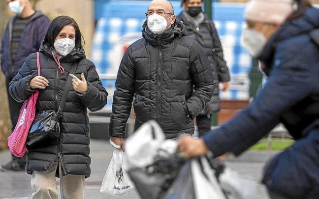 El uso de la mascarilla en exteriores dejará de ser obligatorio la próxima semana. Foto: Ruben Plaza