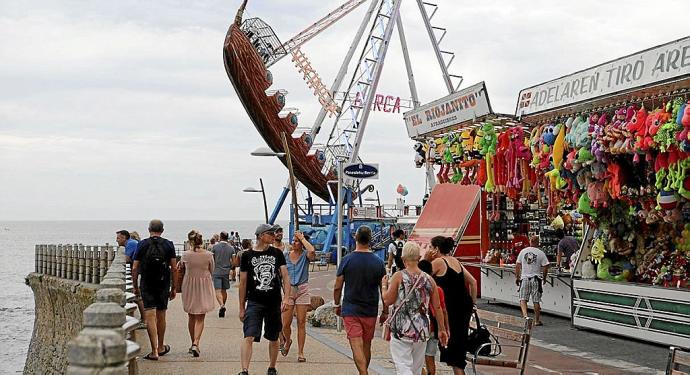 El Paseo Nuevo con las ferias hace dos años. Foto: Iker Azurmendi