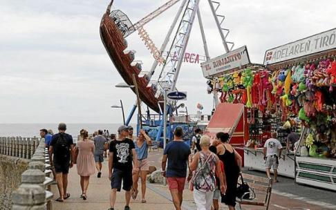 El Paseo Nuevo con las ferias hace dos años. Foto: Iker Azurmendi El Paseo Nuevo con las ferias hace dos años. Foto: Iker Azurmendi
