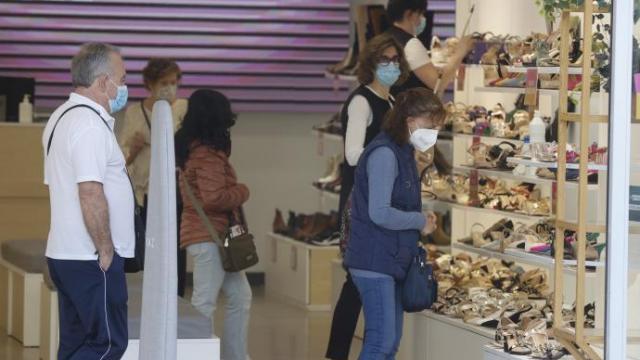 En los comercios ya no será obligatoria la mascarilla.