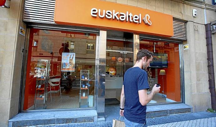 Imagen de una tienda de Euskaltel.