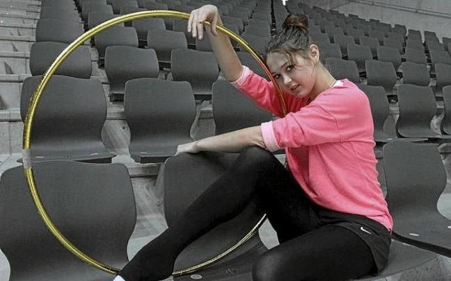 Alina Maksymenko, gimnasta ucraniana. Foto: Juan Lazkano