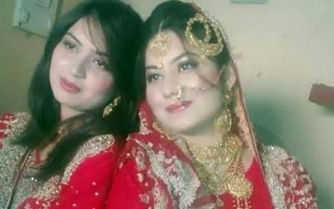 Imagen de las dos hermanas asesinadas en Pakistán.