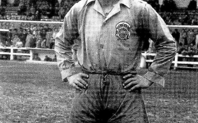 El vitoriano Alfredo Contrasta Murua marcó el primer gol frente al CD Logroñés. Jugó en los tres históricos equipos gasteiztarras: Deportivo Alavés, CD Aurrera y CD Vitoria. Foto: Archivo Alfredo Contrasta