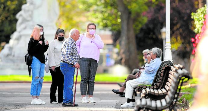 Una de cada tres personas de Bilbao tiene más de 60 años y el 8% más de 80 años, conseguir que sea una ciudad amigable e inclusiva es un reto municipal.