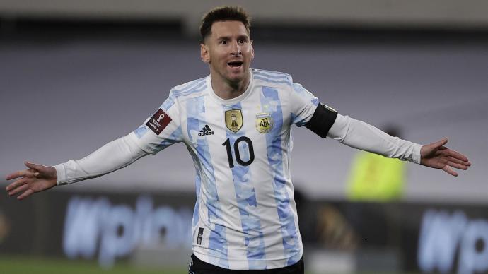 Messi celebra un gol con Argentina.