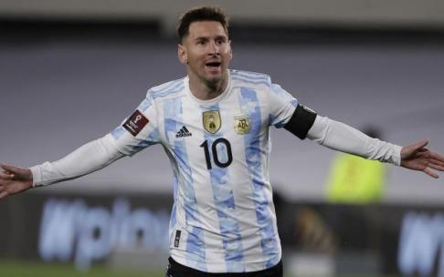 Messi celebra un gol con Argentina.