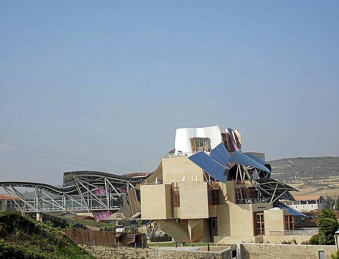 Panorámica de las bodegas de Marqués de Riscal, en Elciego.