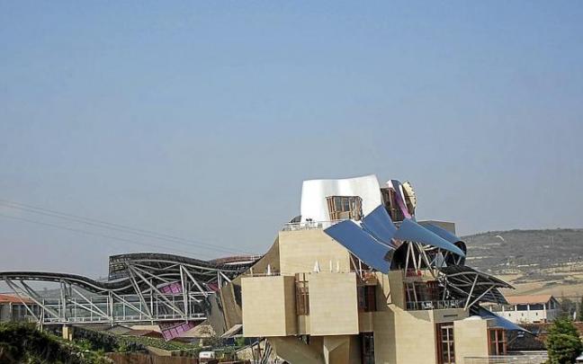 Panorámica de las bodegas de Marqués de Riscal, en Elciego.
